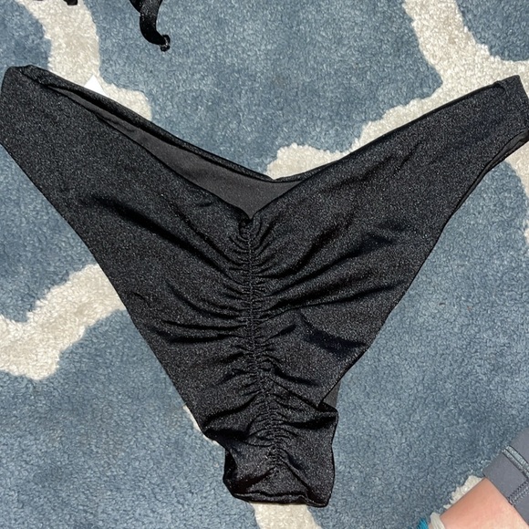 Bikini Set - Picture 2 of 4